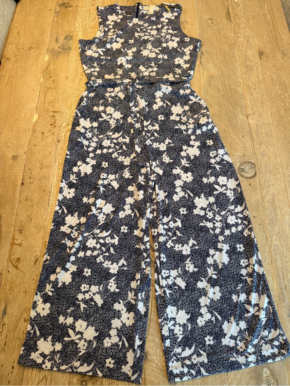Michael Kors jumpsuit with side pockets belt floral blue white M